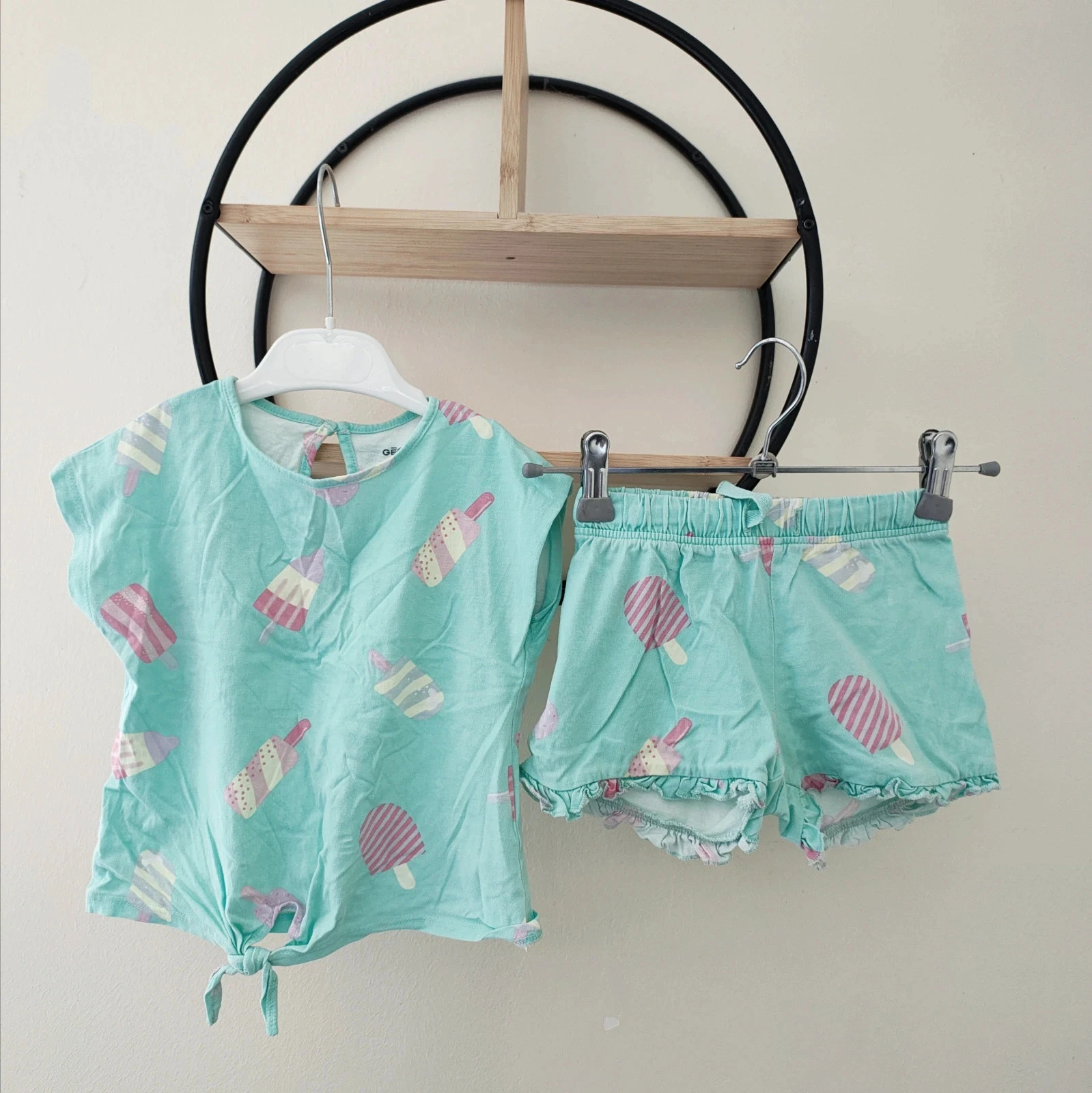 4 ans ensemble été Gémo teeshirt et short